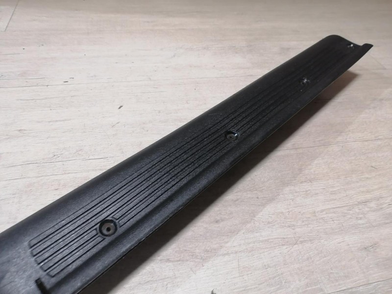 Niva №6 обшивка порога передняя левая