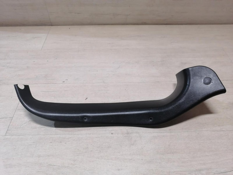 Niva №6 обшивка крышки багажника правая