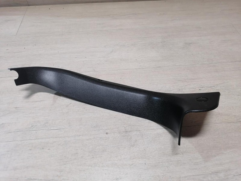 Niva №6 обшивка крышки багажника левая