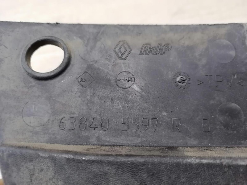 Sandero №11 брызговик передний правый степв