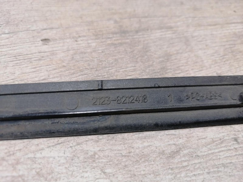 Niva №6 молдинг крыши правый