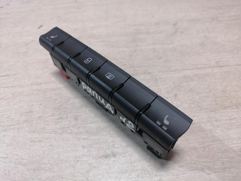 Rapid №2 блок кнопок подогрева сидений стекла центрального замка