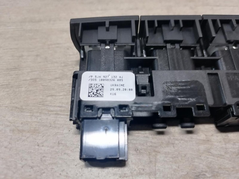 Rapid №2 блок кнопок подогрева сидений стекла центрального замка