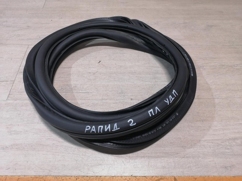 Rapid №2 уплотнитель дверного проема передний левый