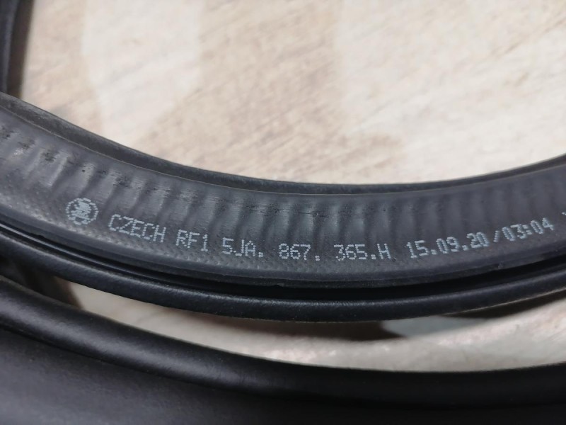 Rapid №2 уплотнитель дверного проема передний левый