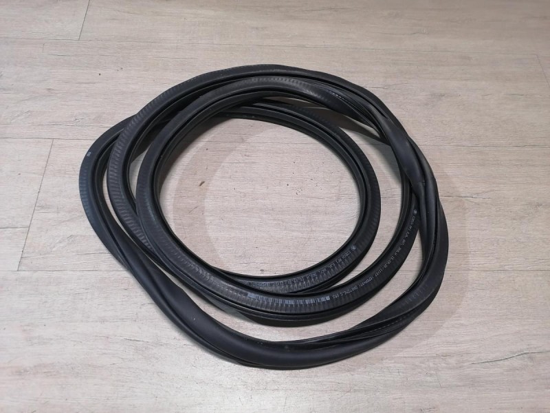 Rapid №2 уплотнитель дверного проема задний правый