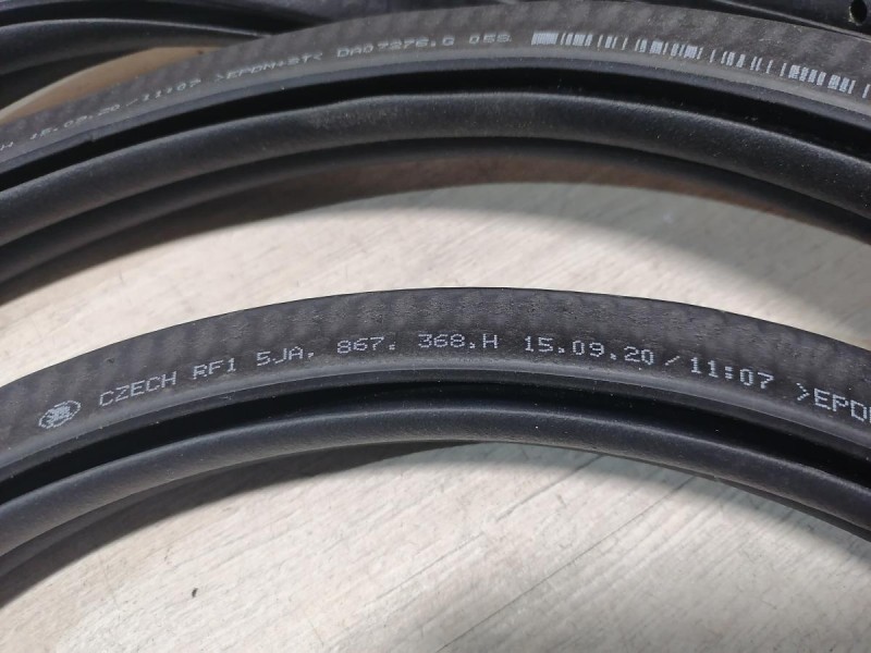 Rapid №2 уплотнитель дверного проема задний правый