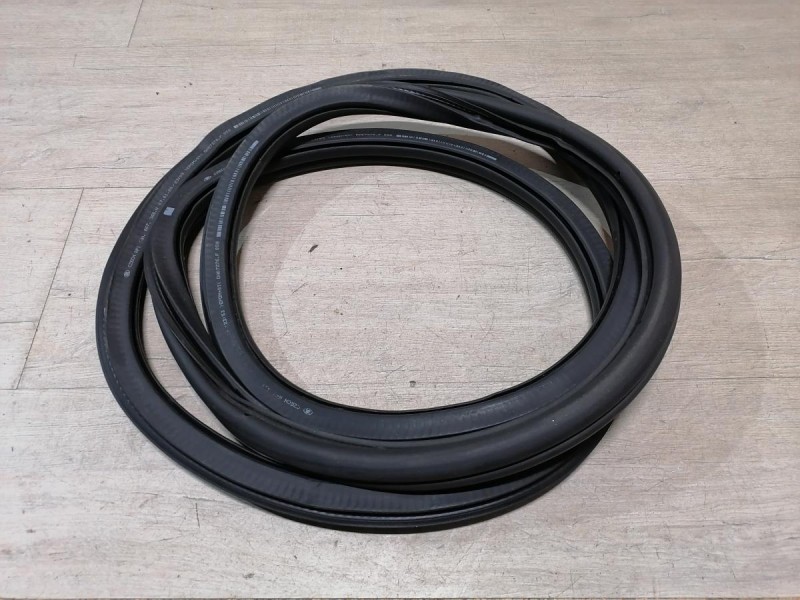 Rapid 2 уплотнитель дверного проема задний правый