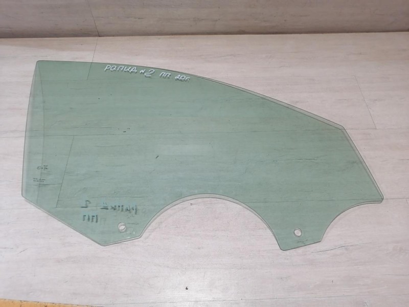 Rapid №2 стекло переднее правое 20