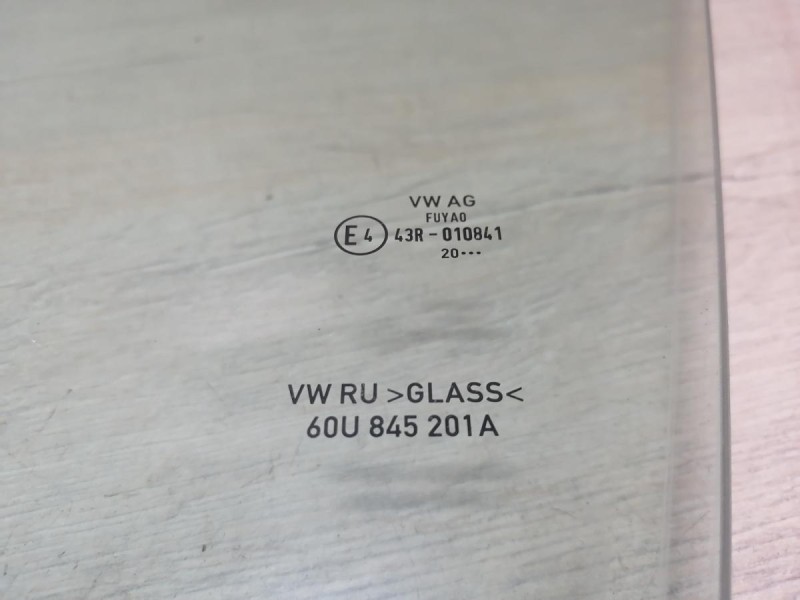 Rapid №2 стекло переднее левое 20