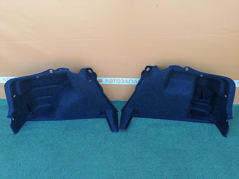 Rapid №2 обшивка багажника левая правая к-кт