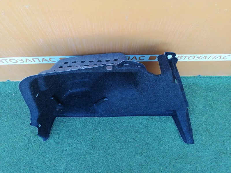 Rapid №2 обшивка багажника левая правая к-кт