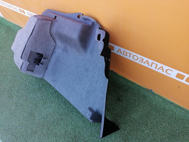 Rapid №2 обшивка багажника левая правая к-кт