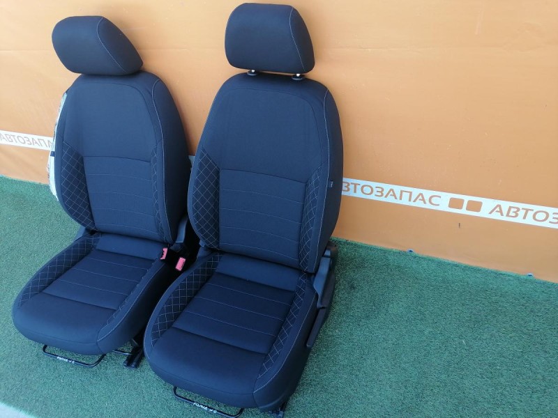 Rapid №2 сиденье левое правое к-кт деф