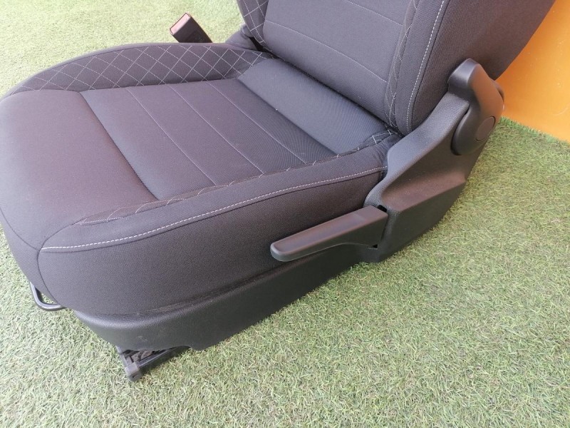 Rapid №2 сиденье левое правое к-кт деф