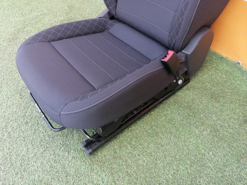 Rapid №2 сиденье левое правое к-кт деф