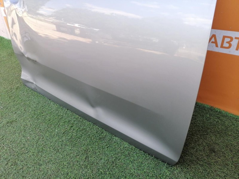 Rapid №2 дверь передняя правая деф