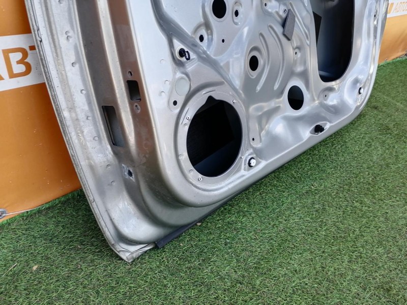 Rapid №2 дверь передняя правая деф