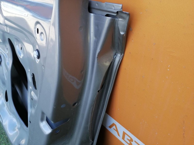 Rapid №2 дверь передняя правая деф