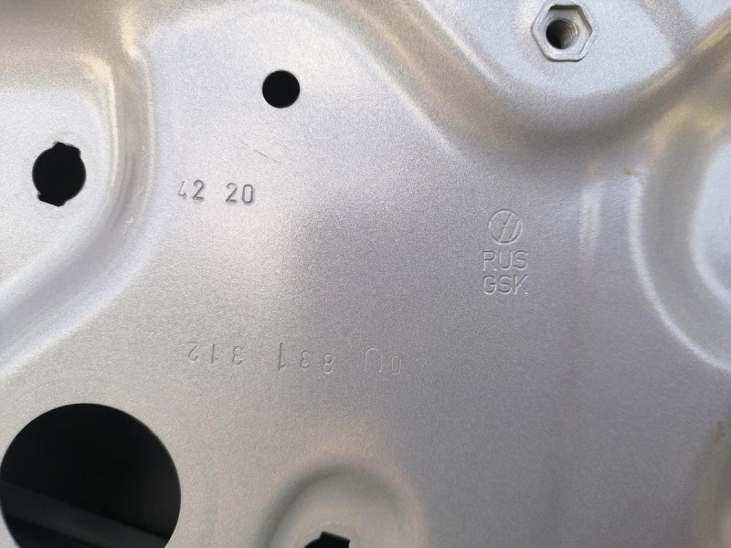 Rapid №2 дверь передняя правая деф