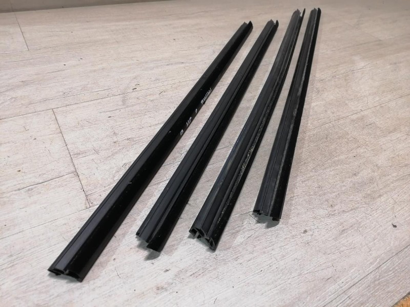 Rapid 2 бархотка внутренняя передняя левая