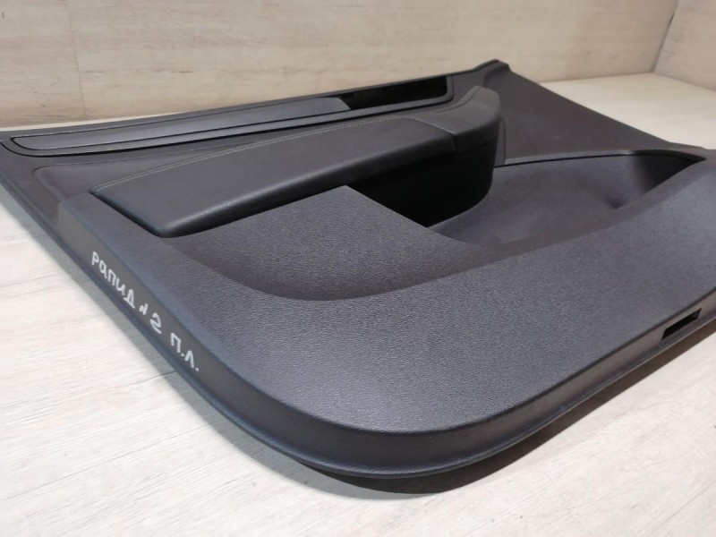 Rapid №2 обшивка двери передняя левая