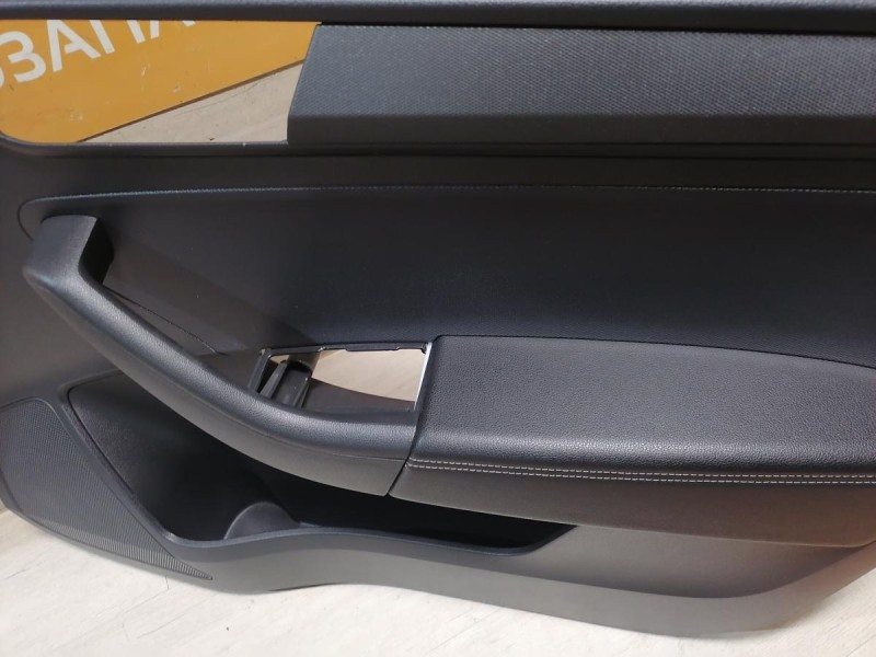 Rapid №2 обшивка двери передняя правая