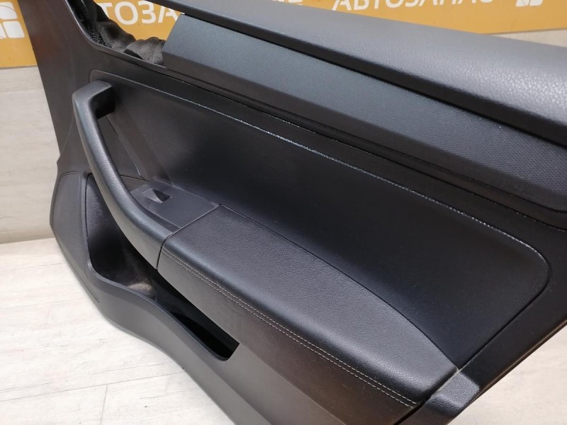 Rapid 2 обшивка двери передняя правая