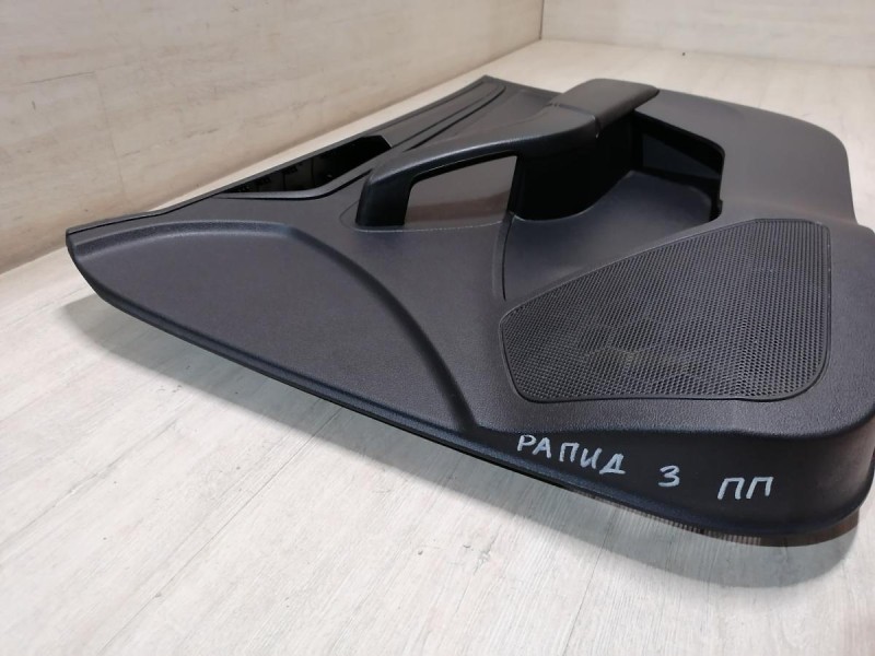 Rapid 2 обшивка двери передняя правая