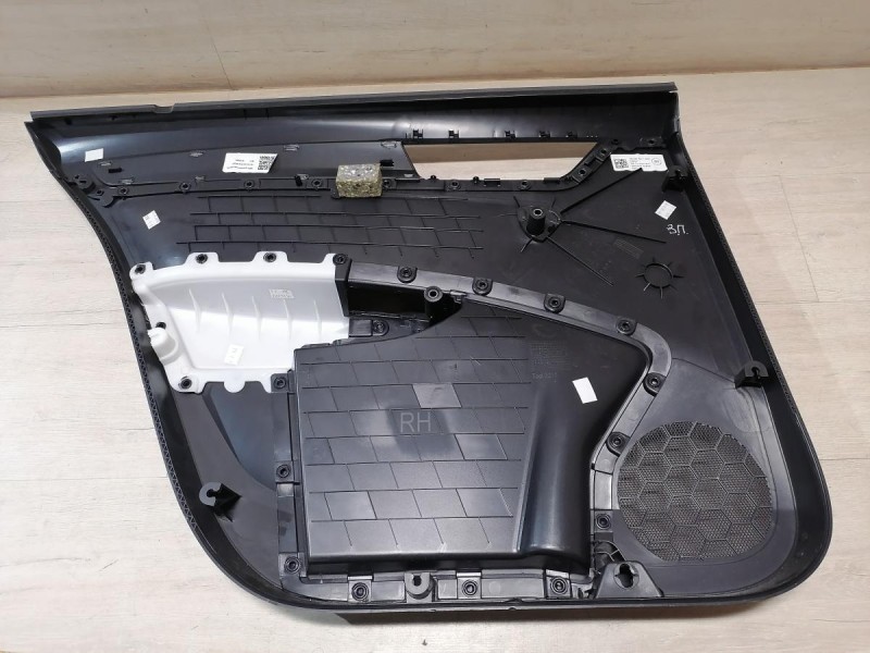 Rapid №2 обшивка двери задняя правая