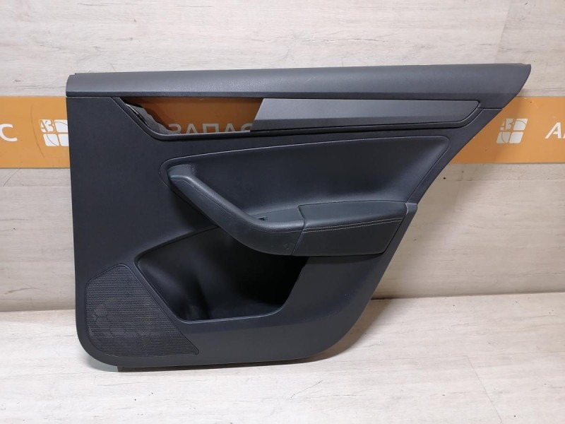 Rapid 2 обшивка двери задняя правая