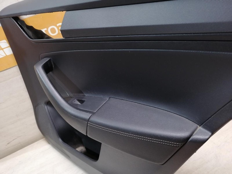 Rapid 2 обшивка двери задняя правая