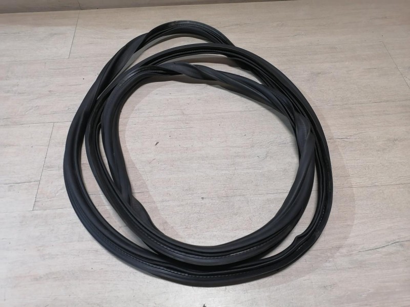 Rapid №2 уплотнитель багажника