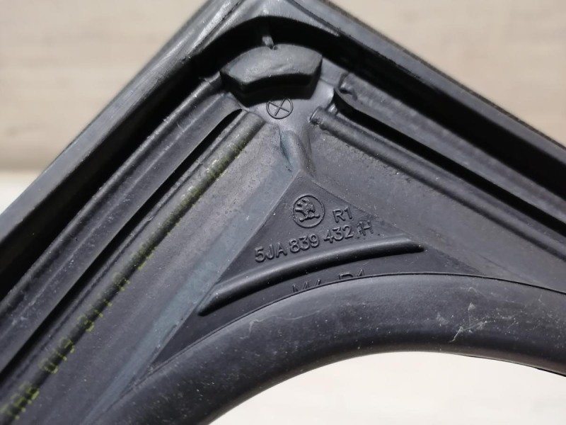 Rapid 2 бархотка верхняя задняя правая