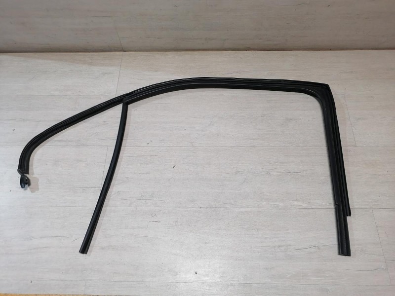 Rapid 2 бархотка верхняя задняя левая