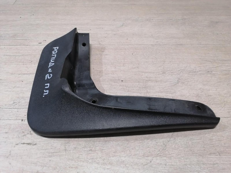 Rapid 2 брызговик передний правый