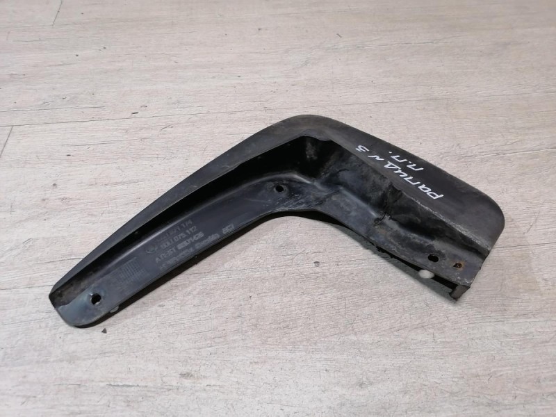 Rapid 2 брызговик передний правый