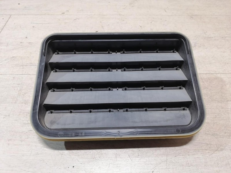 Rapid 2 решетка вентиляции багажника клапан