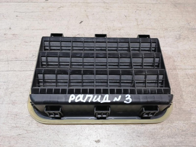Rapid 2 решетка вентиляции багажника клапан