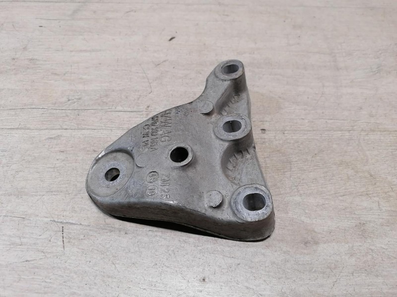 Rapid 2 кронштейн подушки двигателя правый