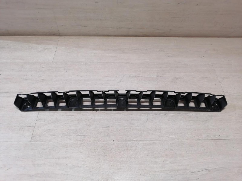 Rapid 2 крепление заднего бампера центральное