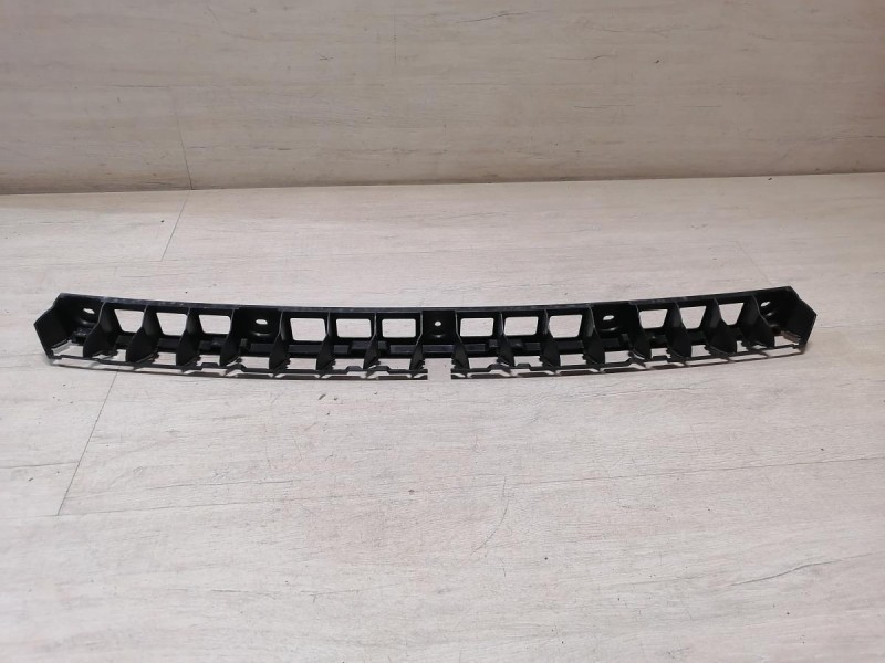 Rapid 2 крепление заднего бампера центральное