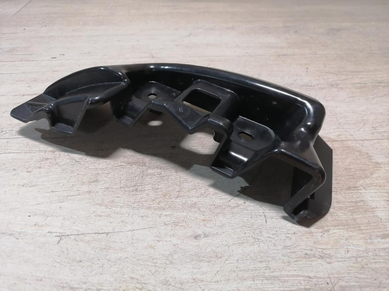 Rapid 2 крепление заднего бампера под фонарь левое