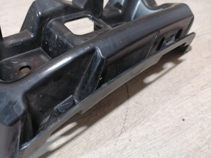 Rapid 2 крепление заднего бампера под фонарь правое