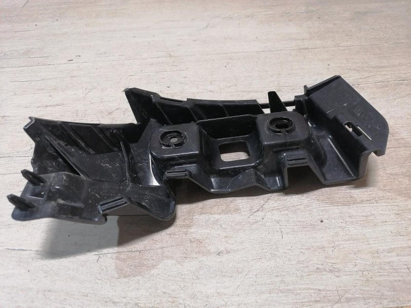 Rapid 2 крепление заднего бампера под фонарь правое