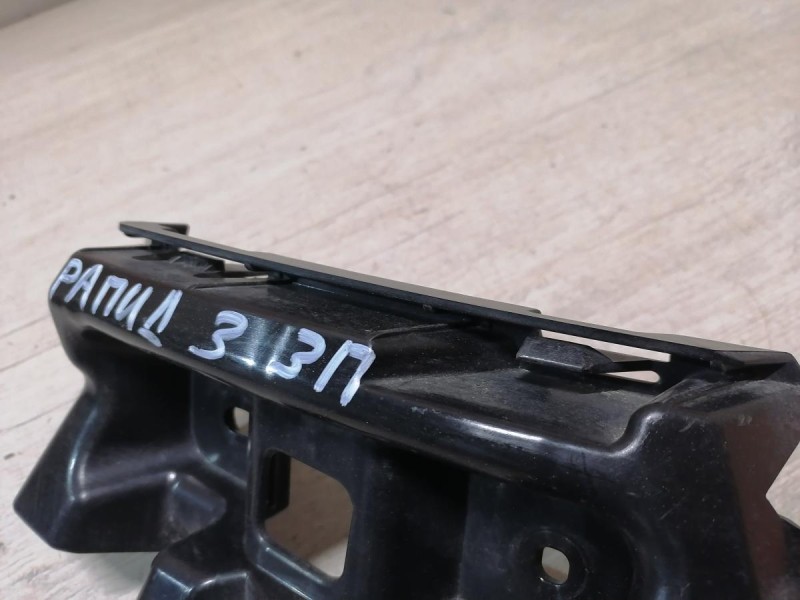 Rapid 2 крепление заднего бампера под фонарь правое