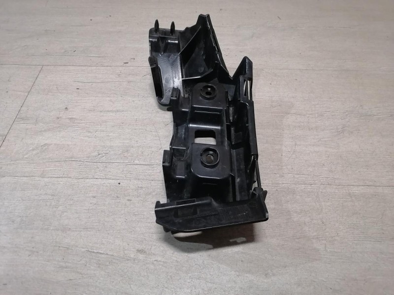 Rapid 2 крепление заднего бампера под фонарь правое