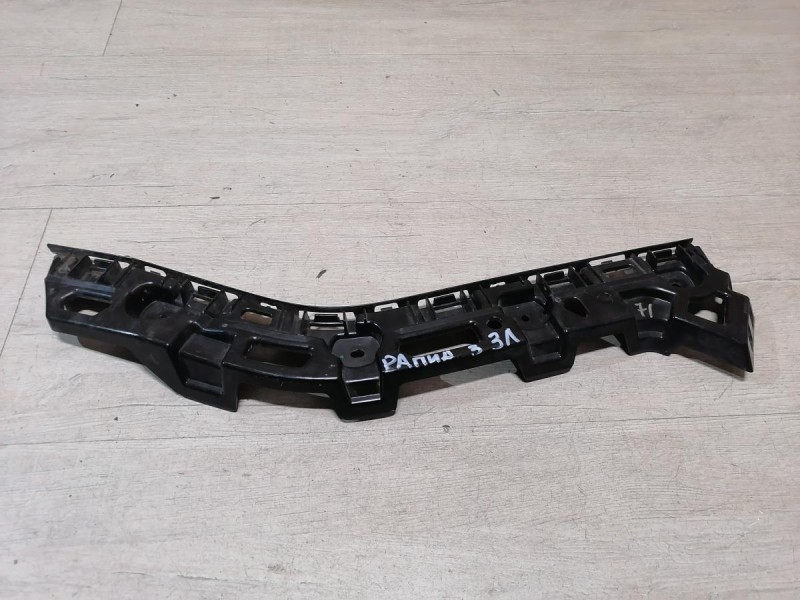 Rapid 2 крепление заднего бампера на крыло левое