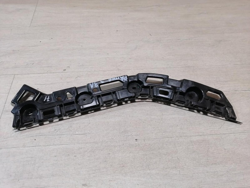 Rapid 2 крепление заднего бампера на крыло левое