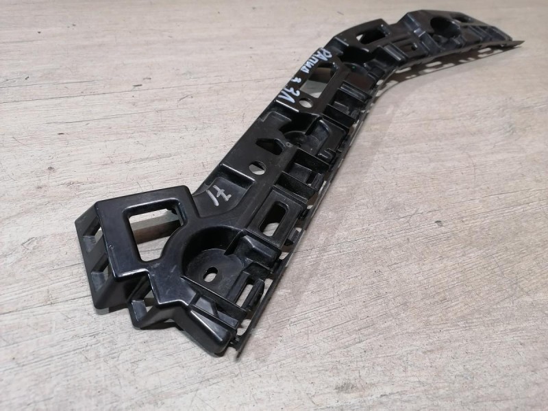 Rapid 2 крепление заднего бампера на крыло левое